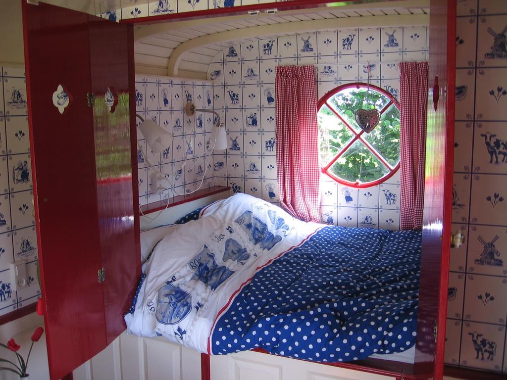 לינה וארוחת בוקר Someren Pipowagen Camping Puur Genieten חדר תמונה
