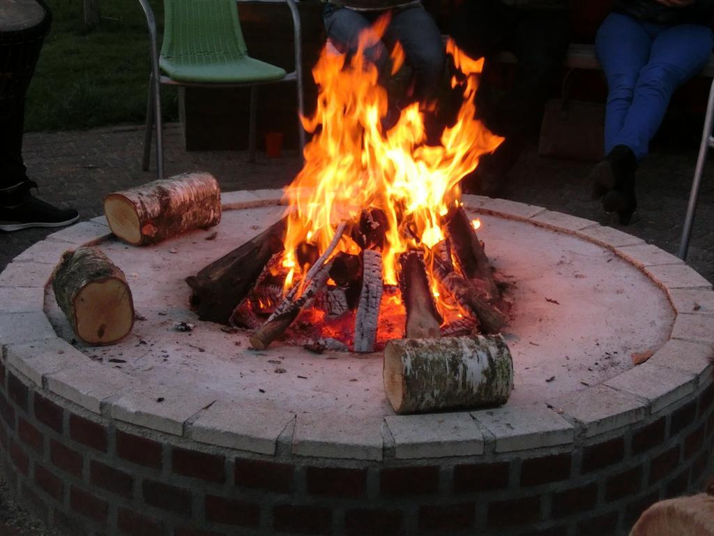 לינה וארוחת בוקר Someren Pipowagen Camping Puur Genieten מראה חיצוני תמונה