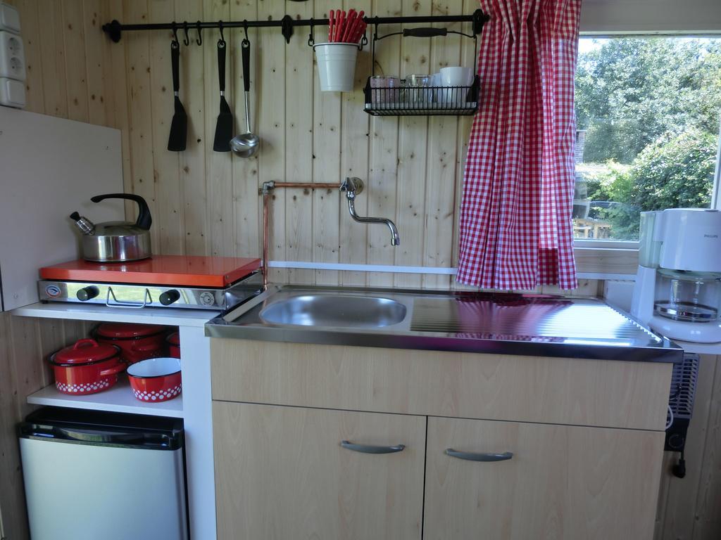 לינה וארוחת בוקר Someren Pipowagen Camping Puur Genieten חדר תמונה